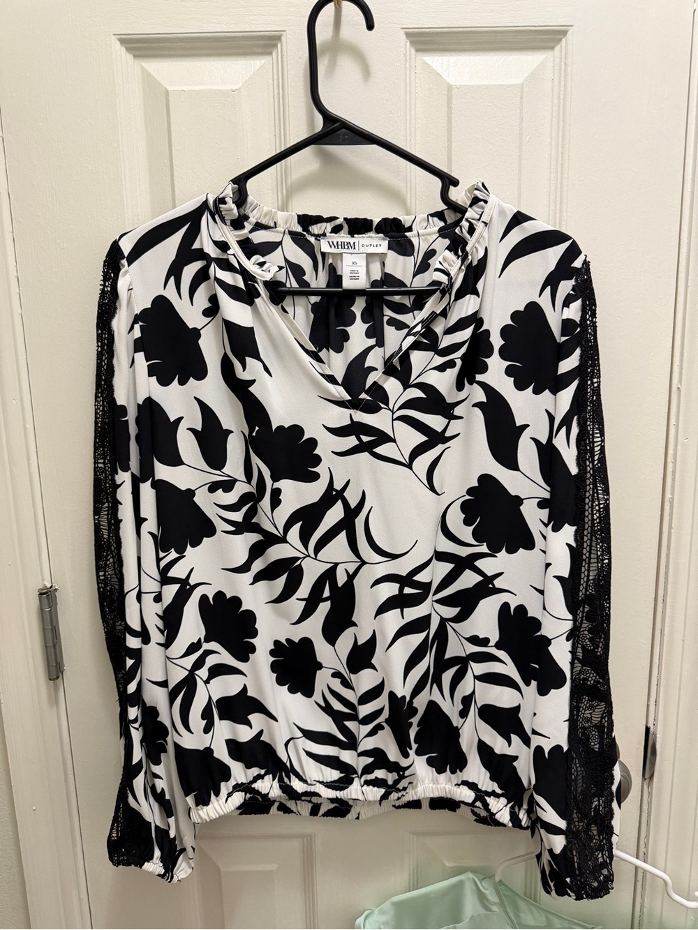 White House Black Market Black & White Floral V-Neck Blouse with Lace Trim